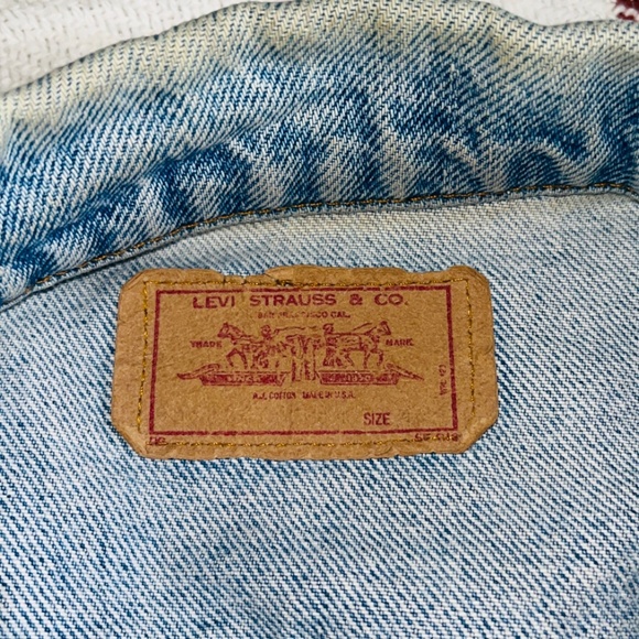 🔴Levi’s Denim Jacket🔴 - Picture 3 of 3